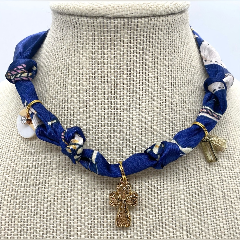 Blue White Gold Mod Satin Scarf Necklace Gold Charms Boho Fall Retro Preppy - Picture 2 of 10